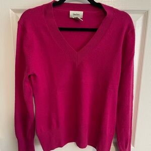 Neiman Marcus Cashmere V-Neck Sweater in Vibrant Pink
